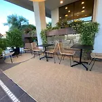 Pianob - Breakfast & Bar 酒店 3*