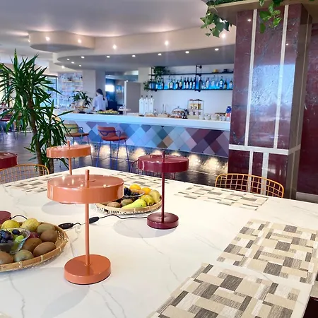 Pianob - Breakfast & Bar 3* 西尼加利亚