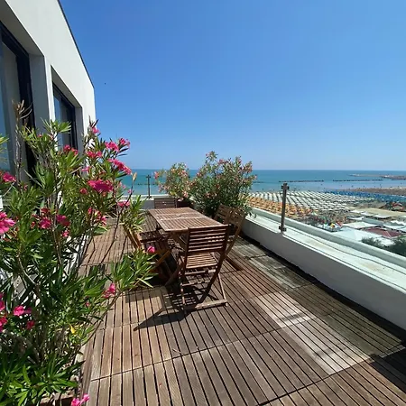 Pianob - Breakfast & Bar Otel Senigallia