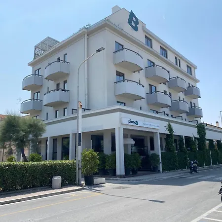 Hotel Pianob - Breakfast & Bar