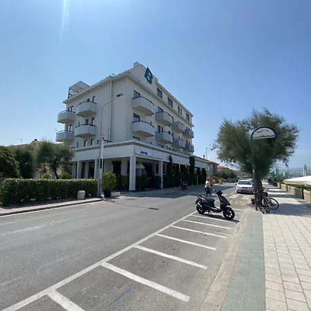 Pianob - Breakfast & Bar 3* Senigallia