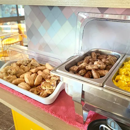 Hotel Pianob - Breakfast & Bar