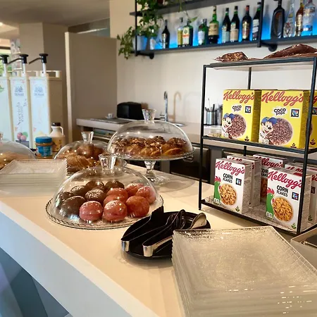 Pianob - Breakfast & Bar سينِغاليا