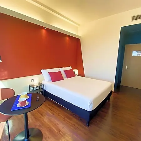 Pianob - Breakfast & Bar Hotel 3*
