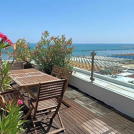 Pianob - Breakfast & Bar Hotel