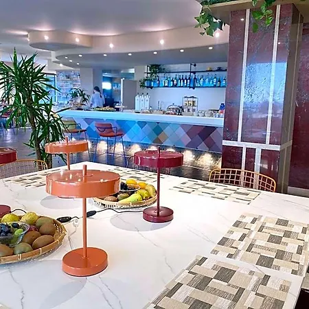 Pianob - Breakfast & Bar 3*