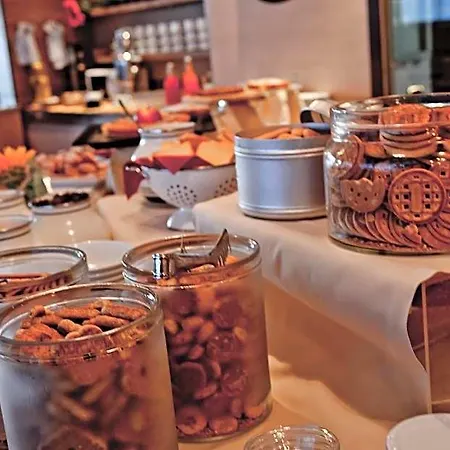 Hotel Pianob - Breakfast & Bar 3*