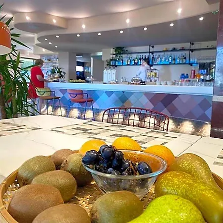 Hotel Pianob - Breakfast & Bar 3*