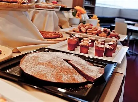 Hotel Pianob - Breakfast & Bar 3*